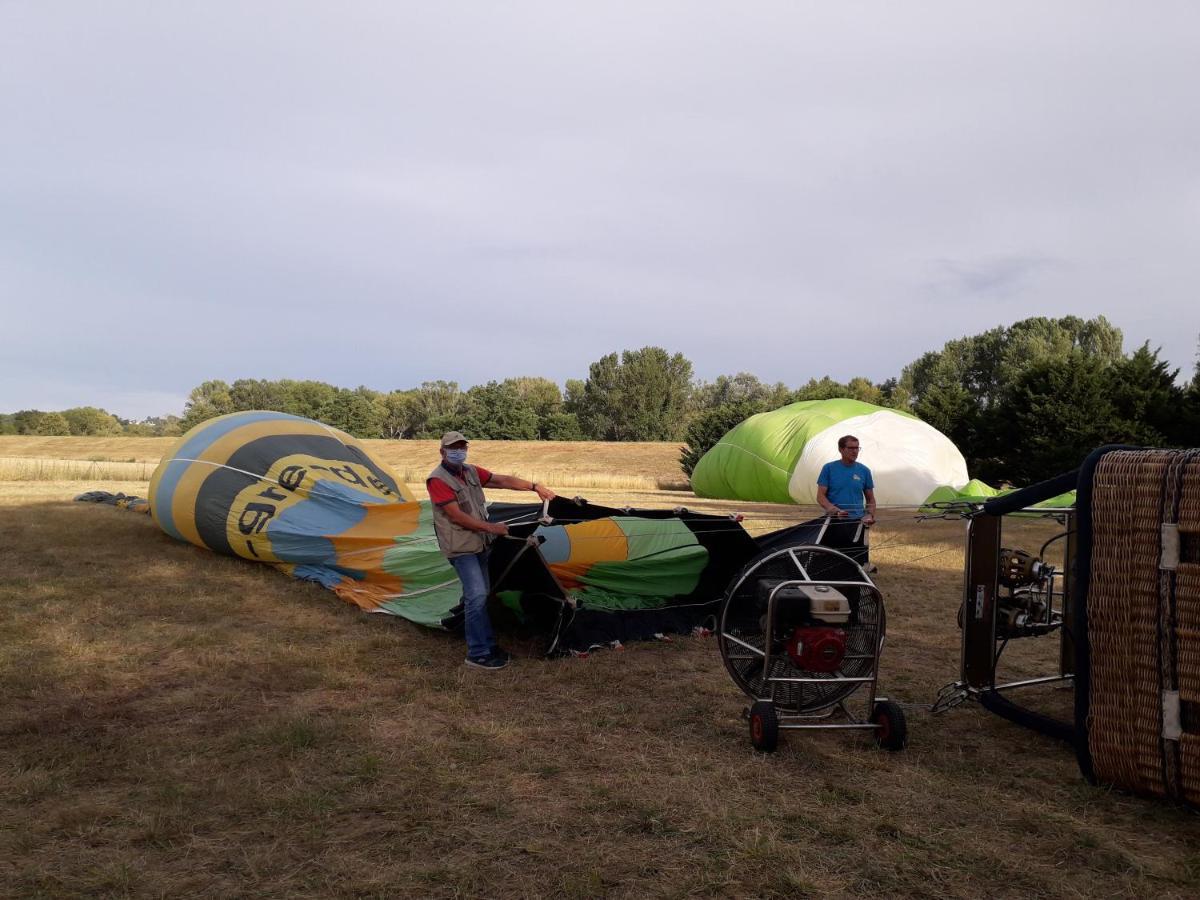 Les Hirondelles Panzió Onzain Kültér fotó